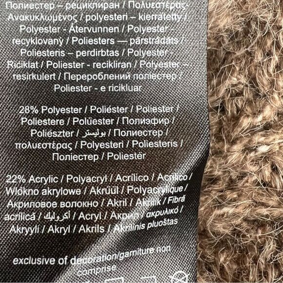 Vero Moda Brielle Cable Kint Sweater Vest in Fossil - Picture 8 of 11